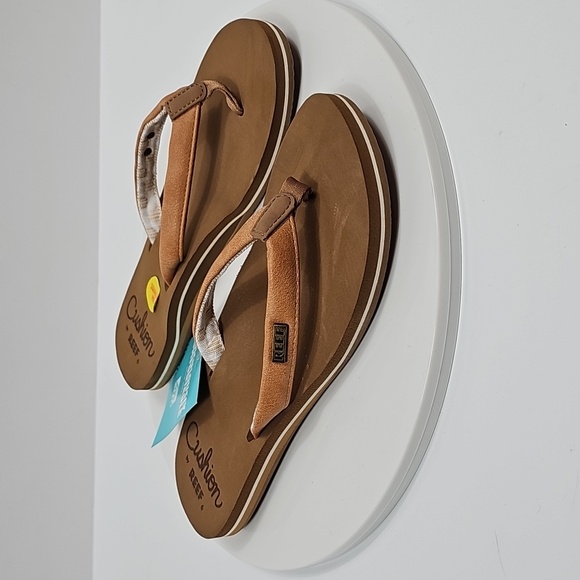 NWT Reef Womens Cushion Brown Thong Flip Flop Sandals Size 6 Comfort Shoes - Picture 1 of 16